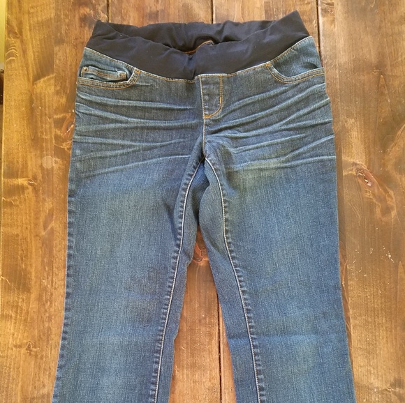 Bundle of maternity jeans and shorts - Picture 7 of 8